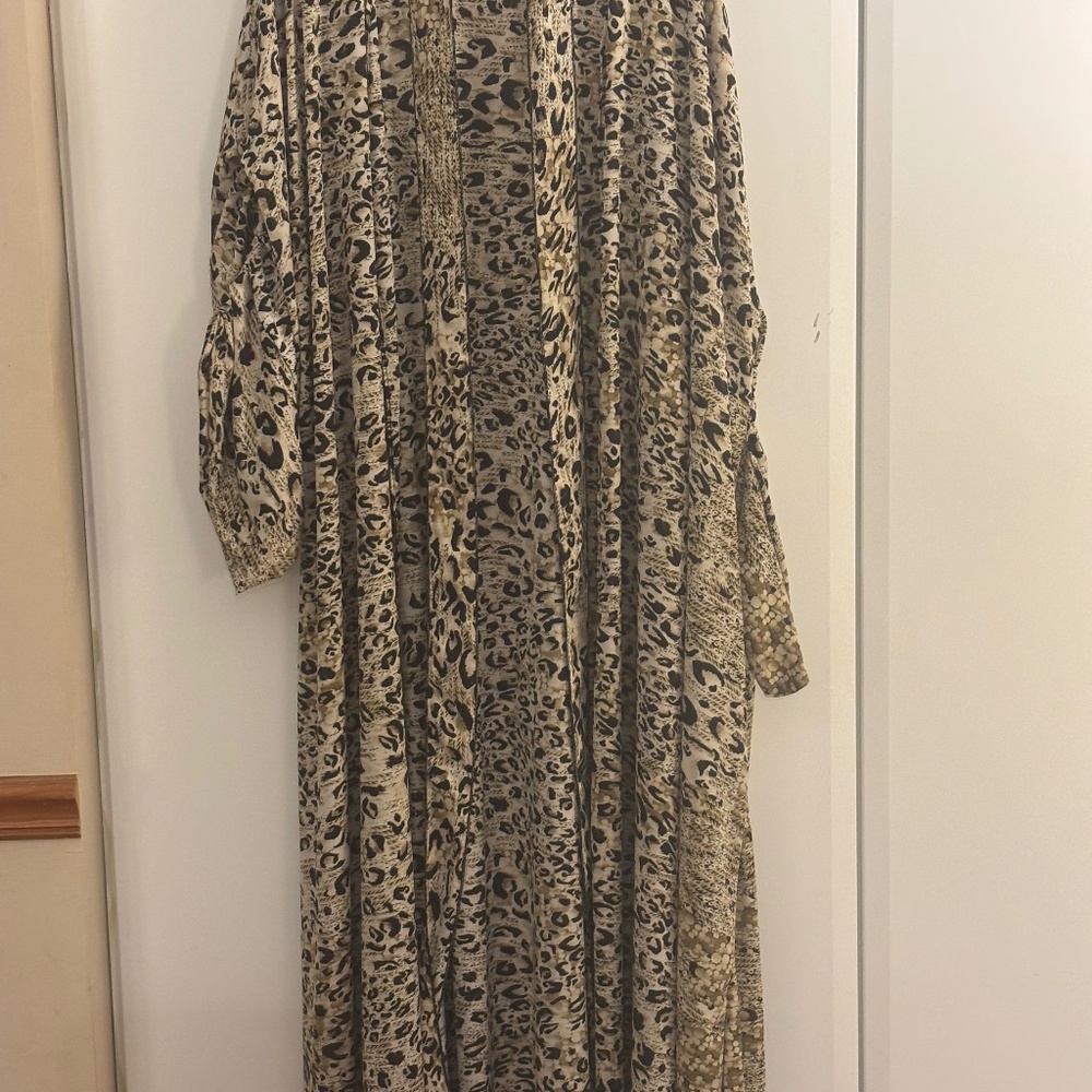 By vinnik down stage duster leopard pebble beach